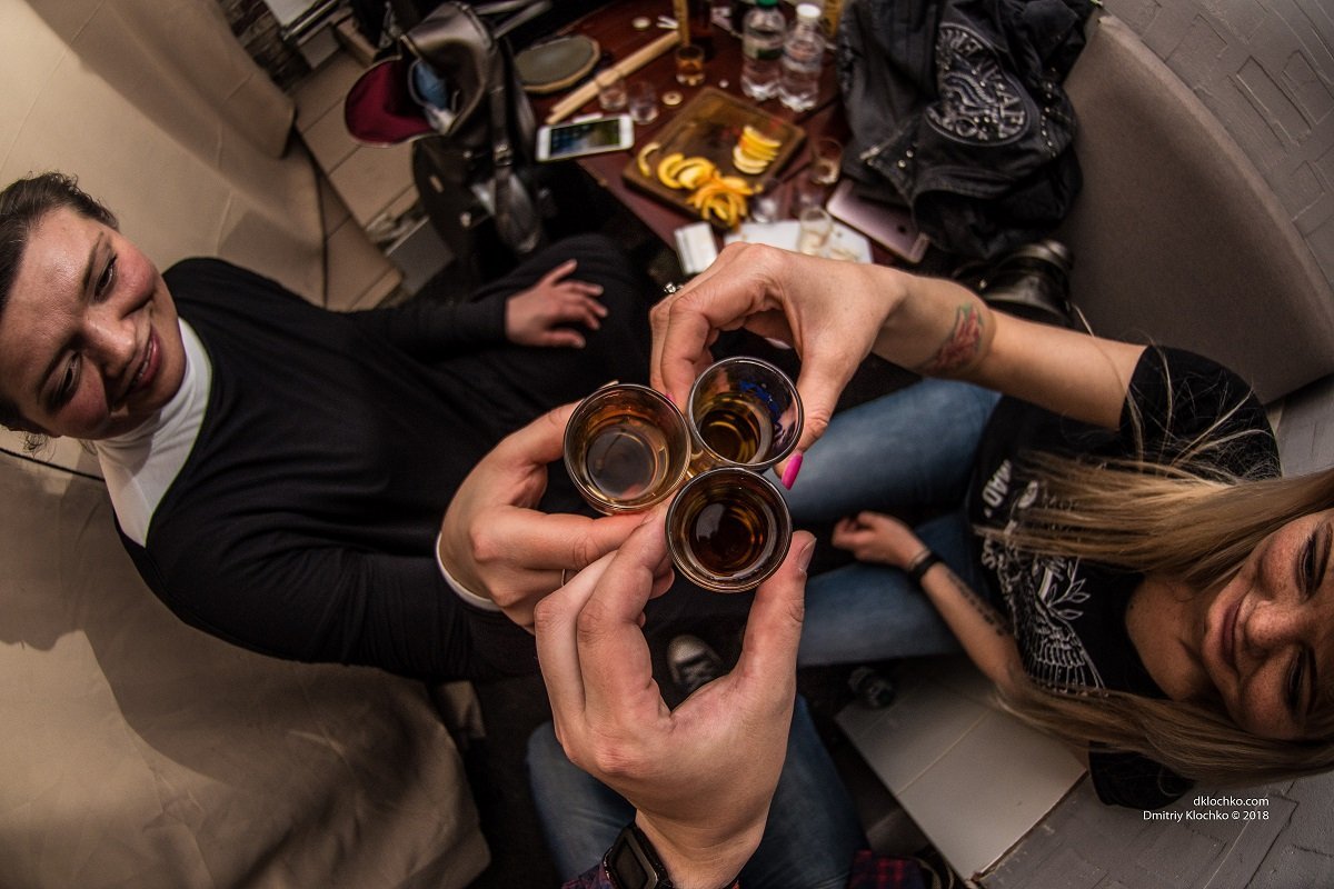 В Днепре в пабе "Махно" выступила группа Mad Heads 8