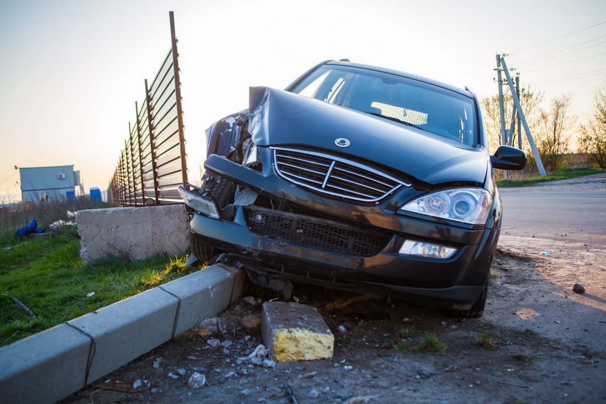 Водитель скрылся с места происшествия Водитель скрылся с места происшествия