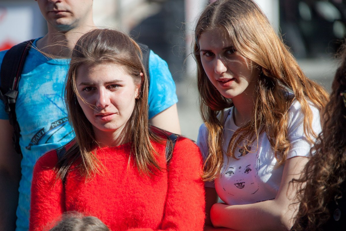 Смотри, это же Информатор. Бедняжки, снова фоткают людей Смотри, это же Информатор. Бедняжки, снова фоткают людей