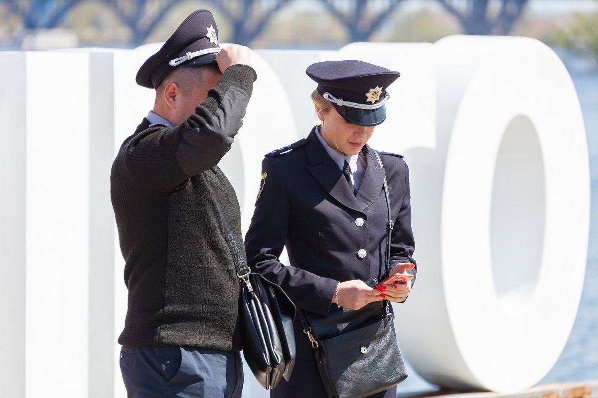 На месте также были сотрудники полиции и ювенальной превенции