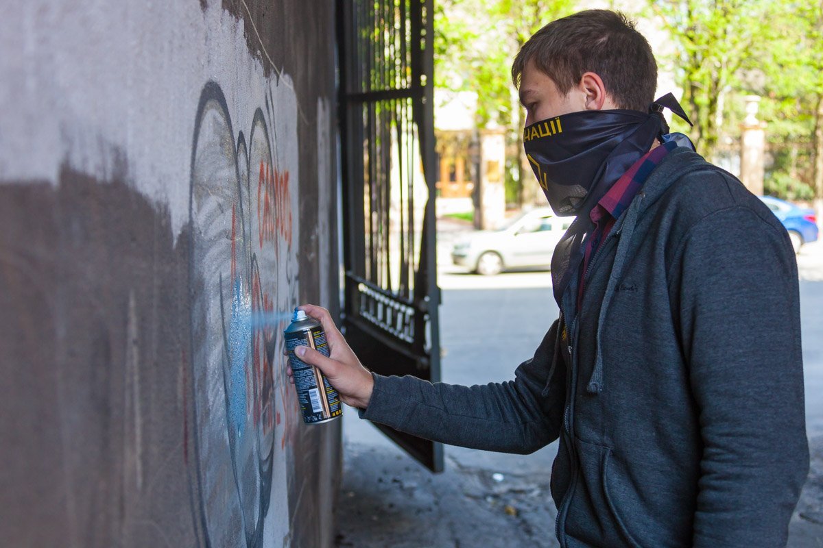 Под прицел попали и дворы