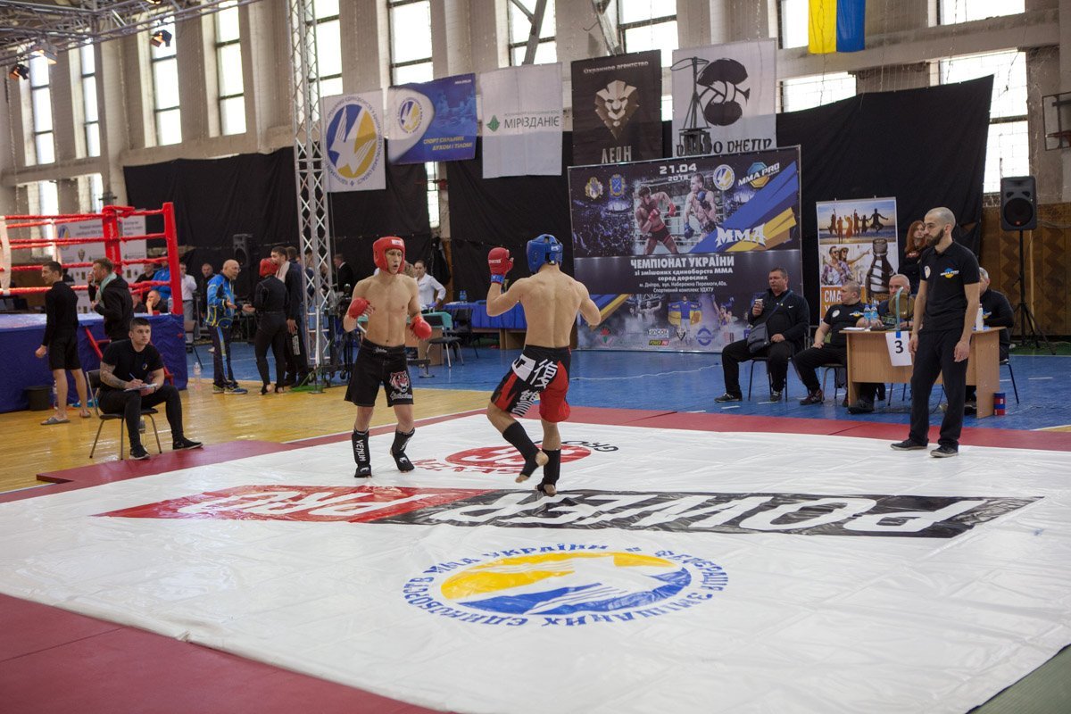 В Днепре прошел чемпионат по смешанным единоборствам ММА В Днепре прошел чемпионат по смешанным единоборствам ММА
