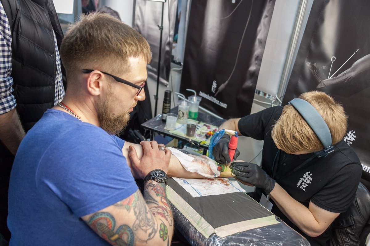 Мастер Tender Branson за работой