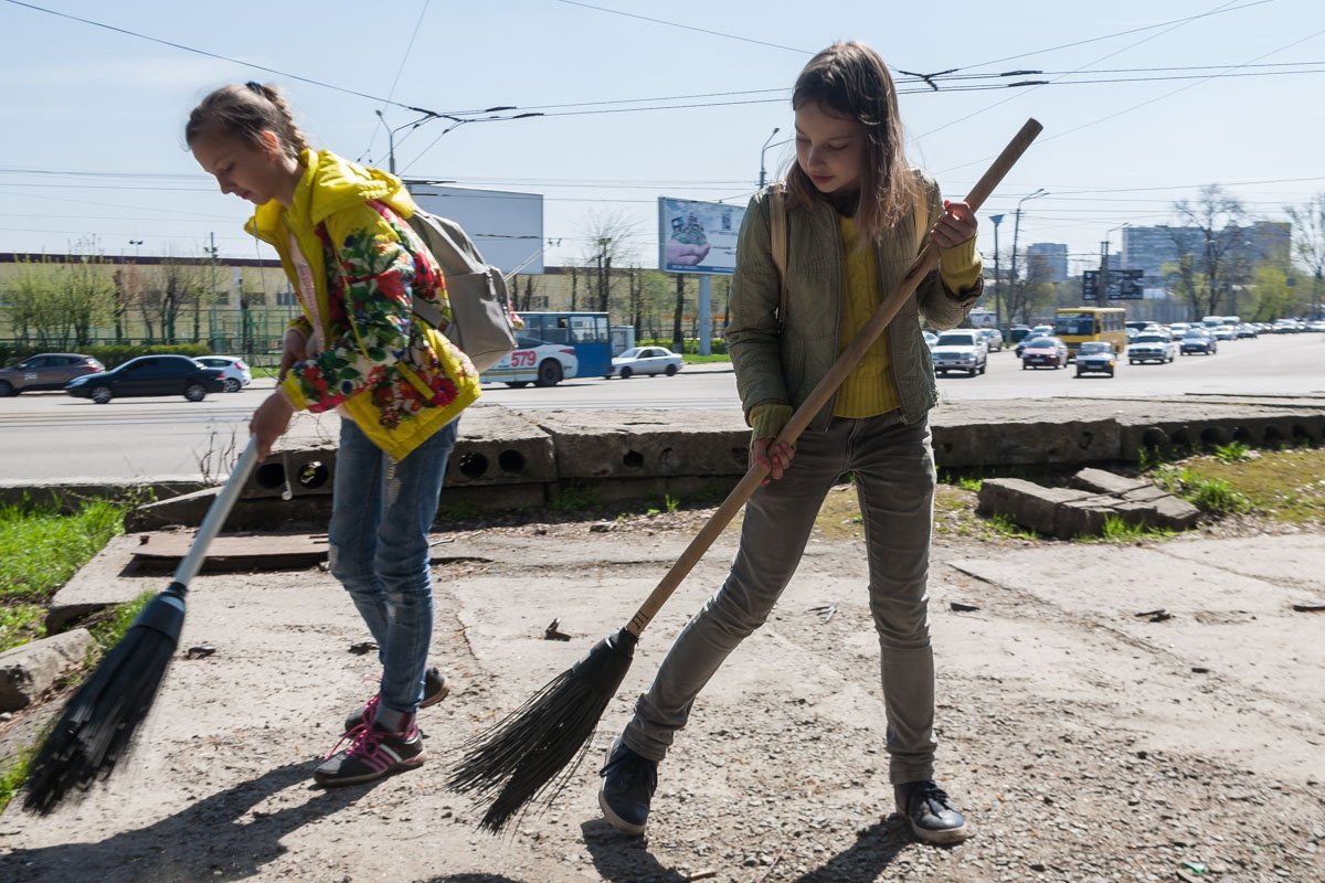 Дети присоединились к работе добровольно Дети присоединились к работе добровольно