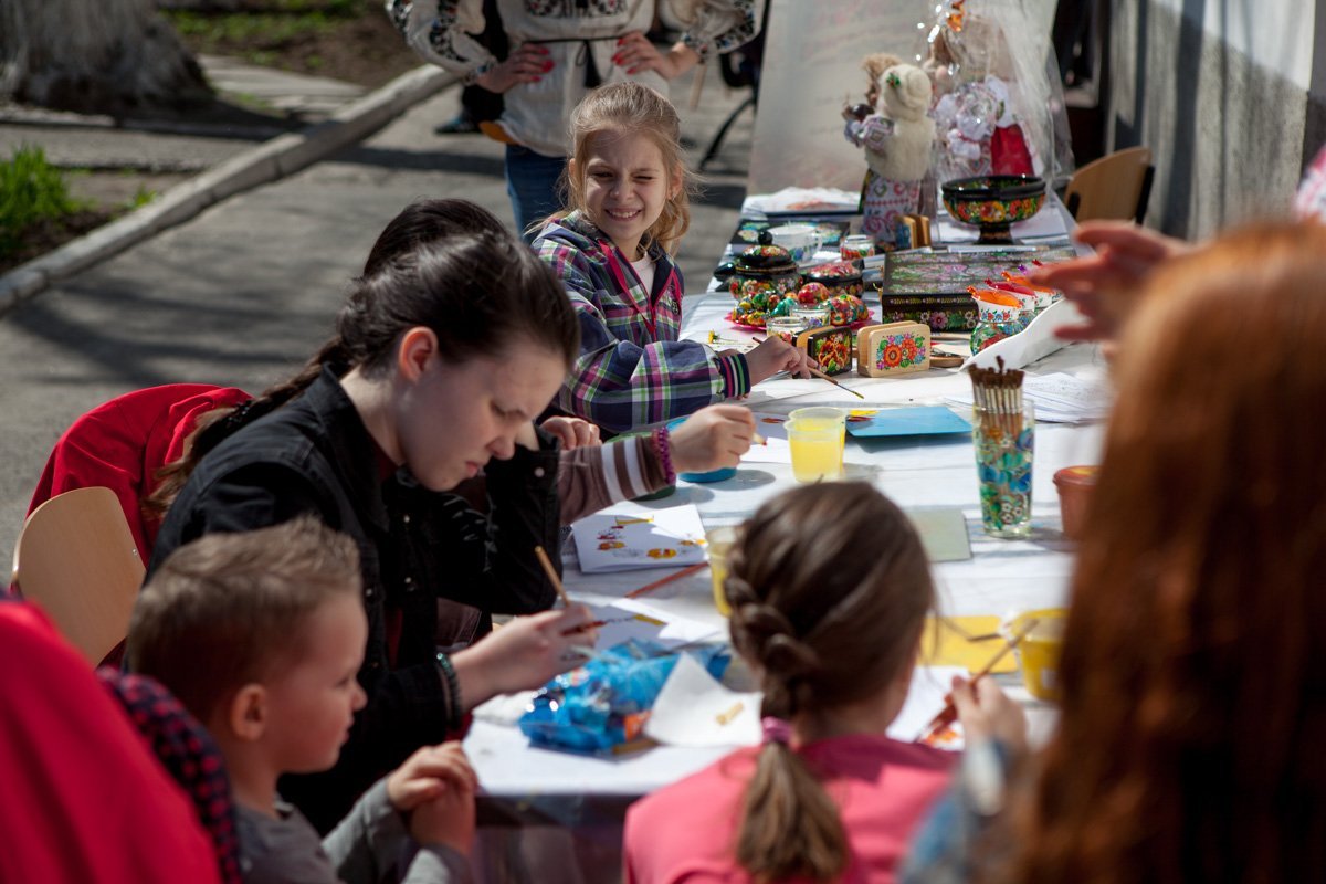 Дети соревновались в петриковке