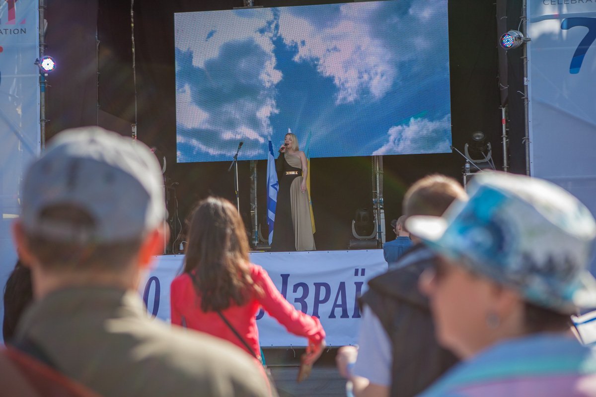 Взрослые наслаждались выступлением музыкантов