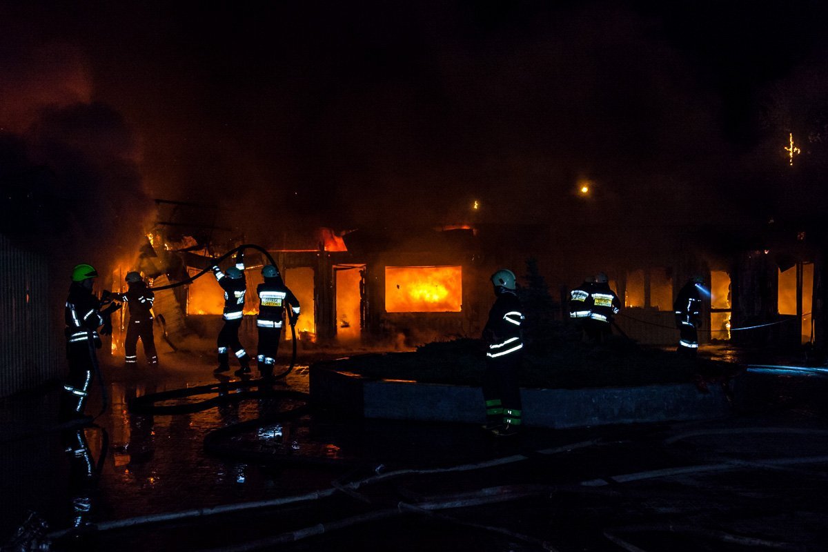 Пожар на Василия Сухомлинского Пожар на Василия Сухомлинского
