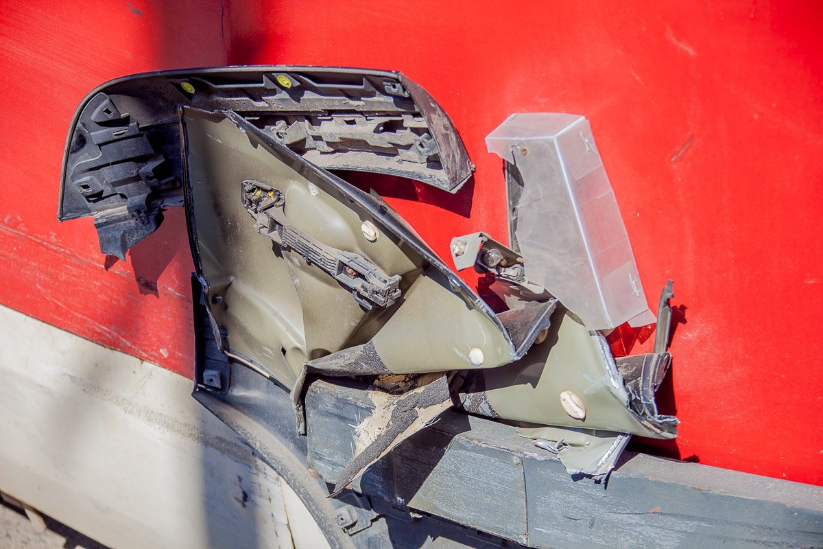 В этот момент автомобиль Lexus двигался навстречу 