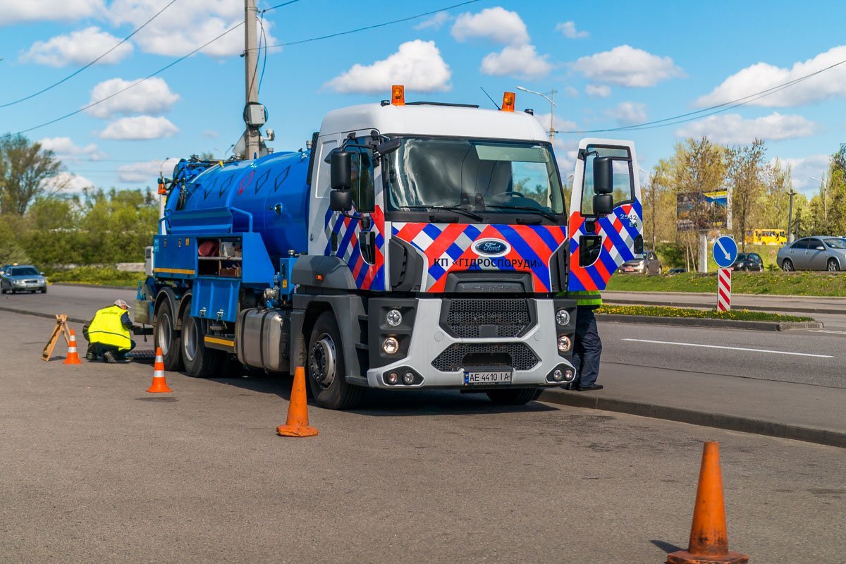 Этот автомобиль единственный не только в черте Днепра, но и во всей стране Этот автомобиль единственный не только в черте Днепра, но и во всей стране