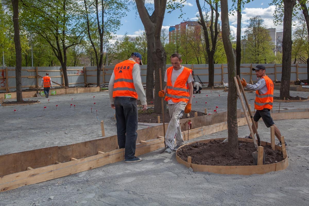 Те, чьими ручками создается первый в Украине парк для детей с инвалидностью
