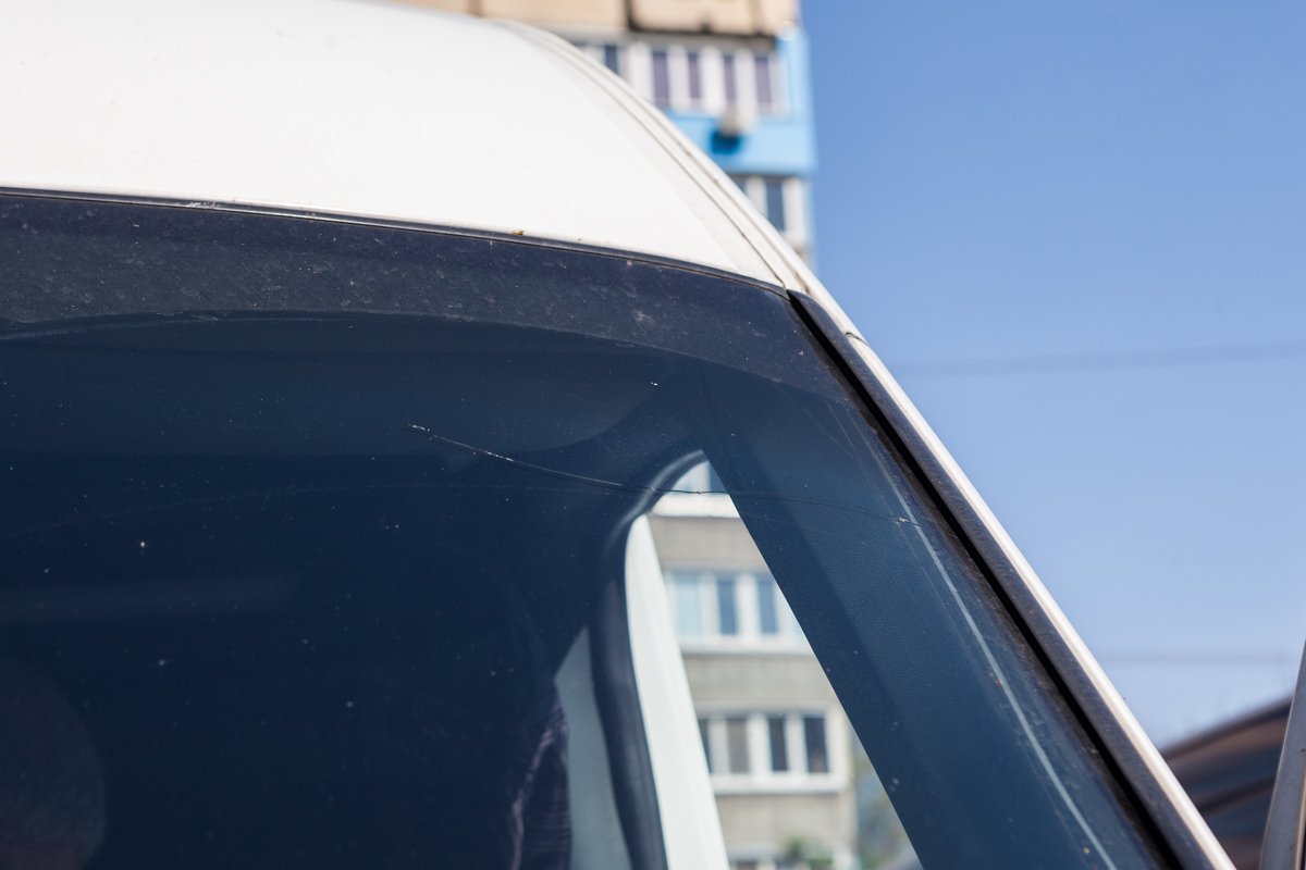 Повреждение на лобовом стекле маршрута № 156 Повреждение на лобовом стекле маршрута № 156