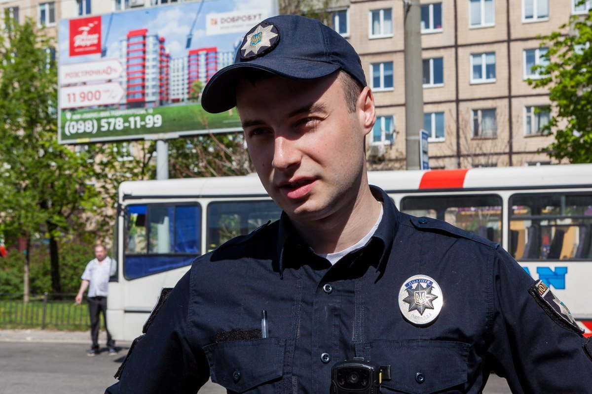 Старший инспектор патрульной полиции Александр Кориш Старший инспектор патрульной полиции Александр Кориш