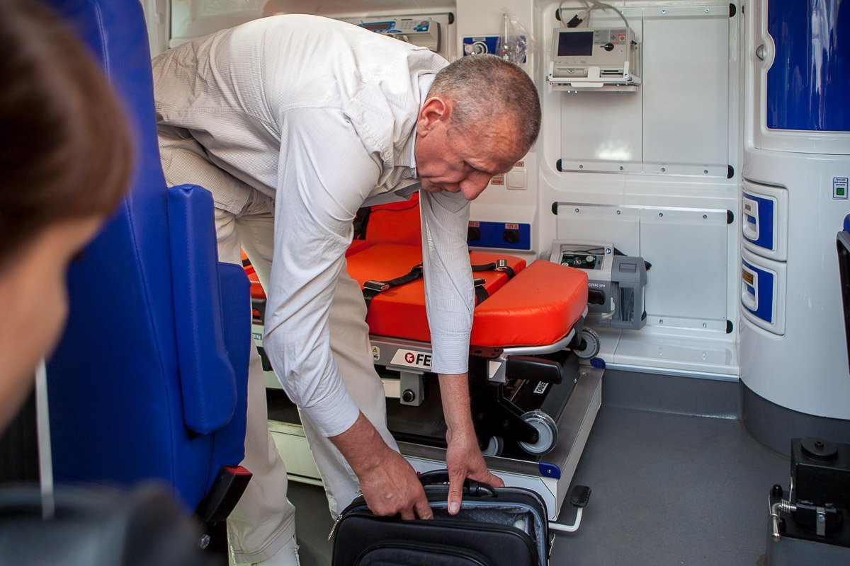 В каждой машине - сумки с дефибрилляторами В каждой машине - сумки с дефибрилляторами