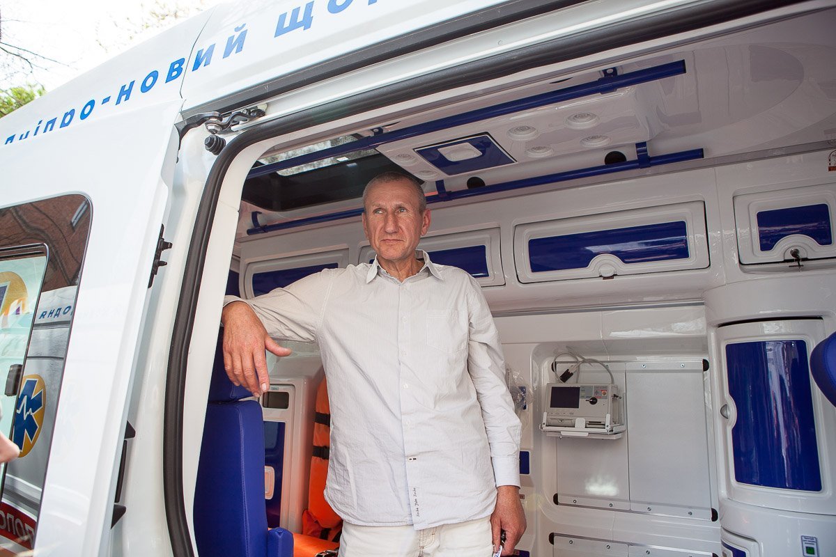 Геннадий Глушко - водитель скорой помощи Геннадий Глушко - водитель скорой помощи