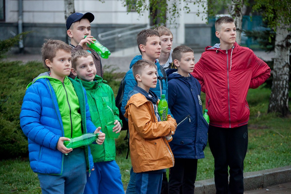 А возле Днепр ОГА юные зрители наслаждались матчем А возле Днепр ОГА юные зрители наслаждались матчем