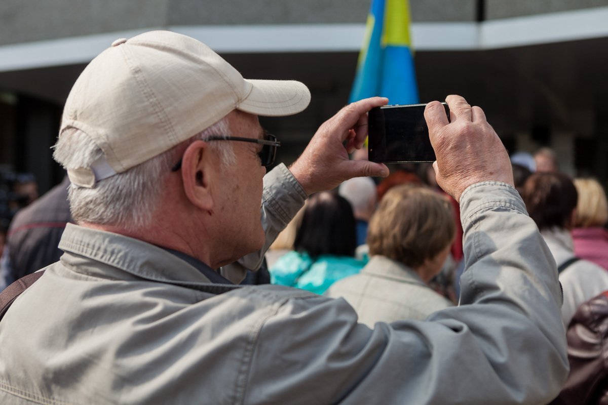 Большинство людей были пожилого возраста