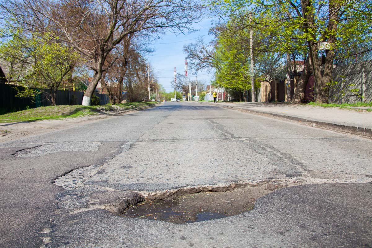 Глубокая яма, правда?