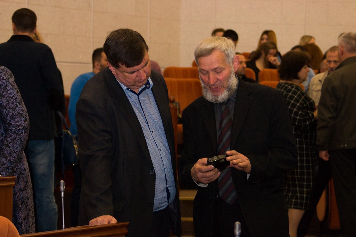 Был вчера на рыбалке, воот такую рыбу поймал