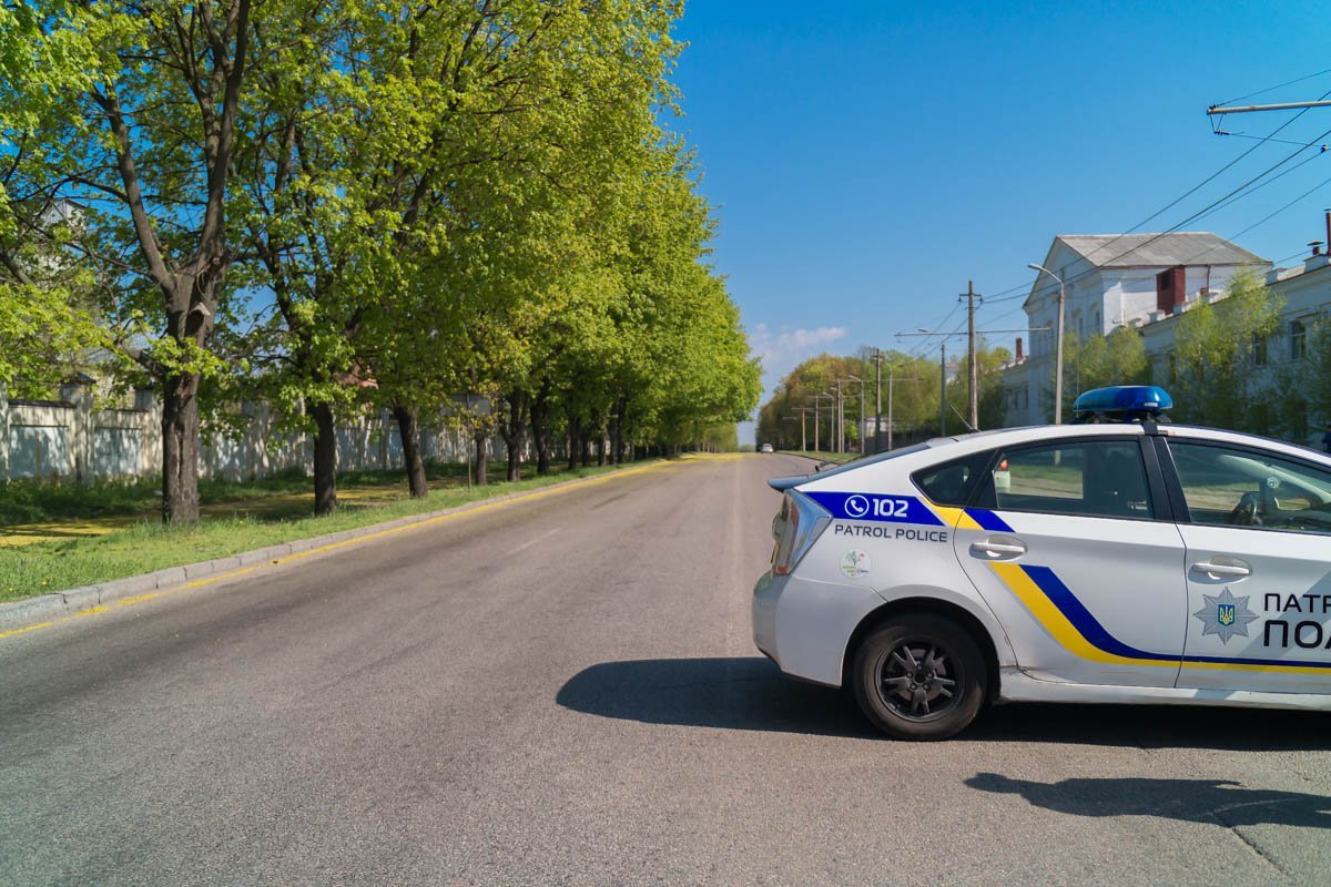 Поток автомобилей в промежутке между улицами Строителей и Титова был остановлен