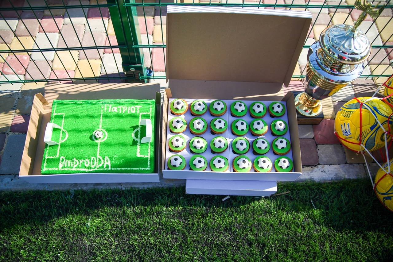 Тематические сладости усилили праздничную атмосферу Тематические сладости усилили праздничную атмосферу