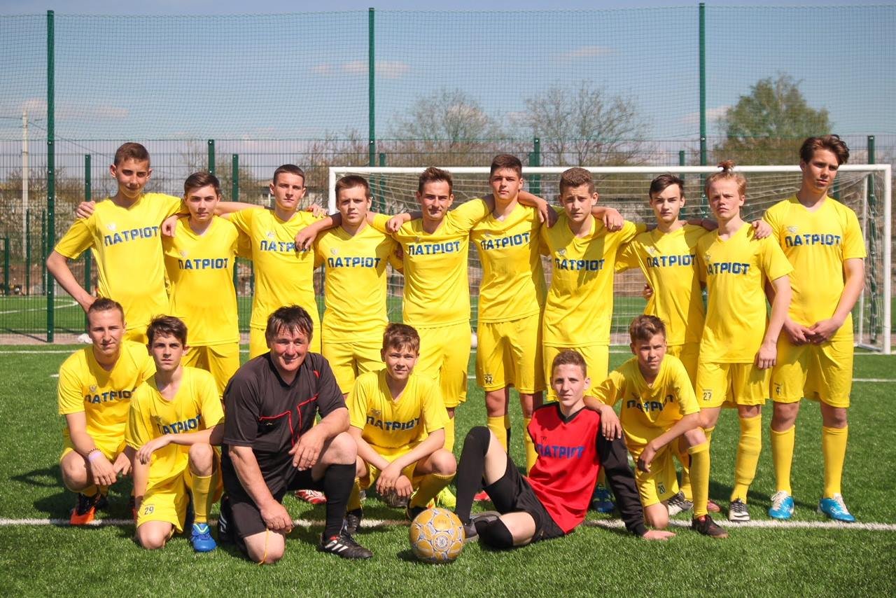 Команда юных футболистов из опорной школы в Соленом Команда юных футболистов из опорной школы в Соленом