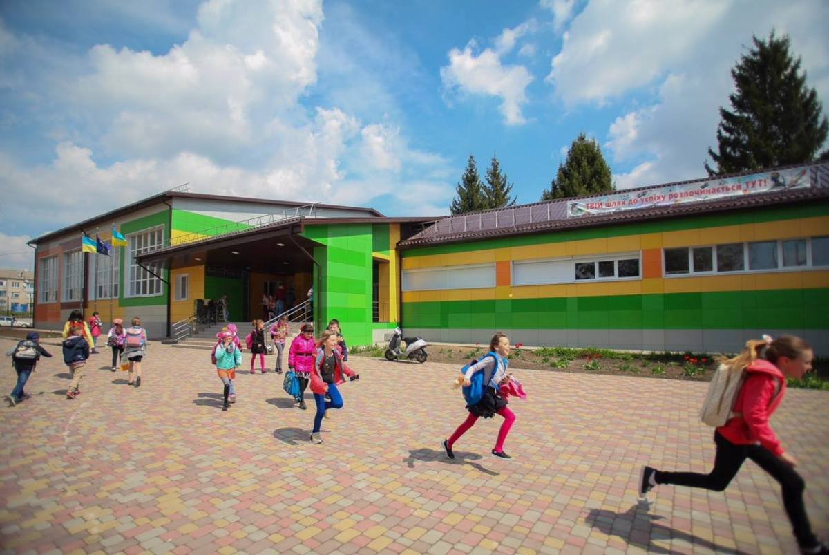 Школа снаружи Школа снаружи