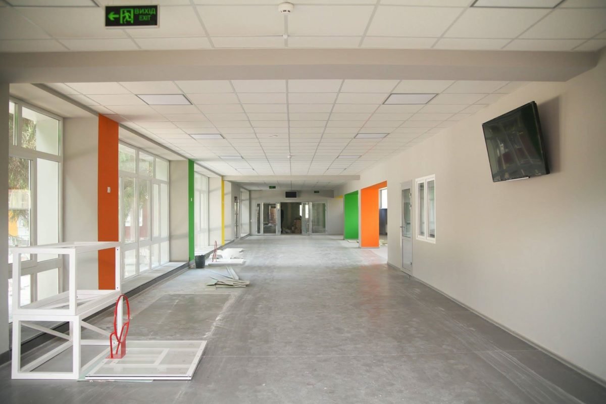 Опорную школу ремонтируют изнутри Опорную школу ремонтируют изнутри