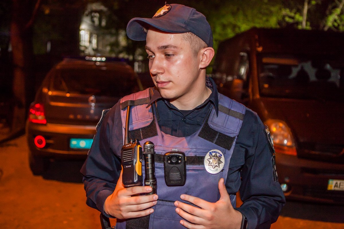 Лейтенант патрульной полиции Дмитрий Кулик сообщил, что мужчина, подозреваемый в убийстве, сам обратился в полицию