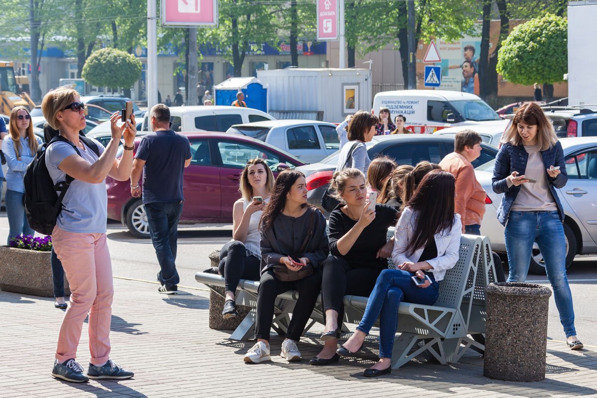 Эвакуированные посетители были спокойны и снимали происходящее на смартфоны Эвакуированные посетители были спокойны и снимали происходящее на смартфоны