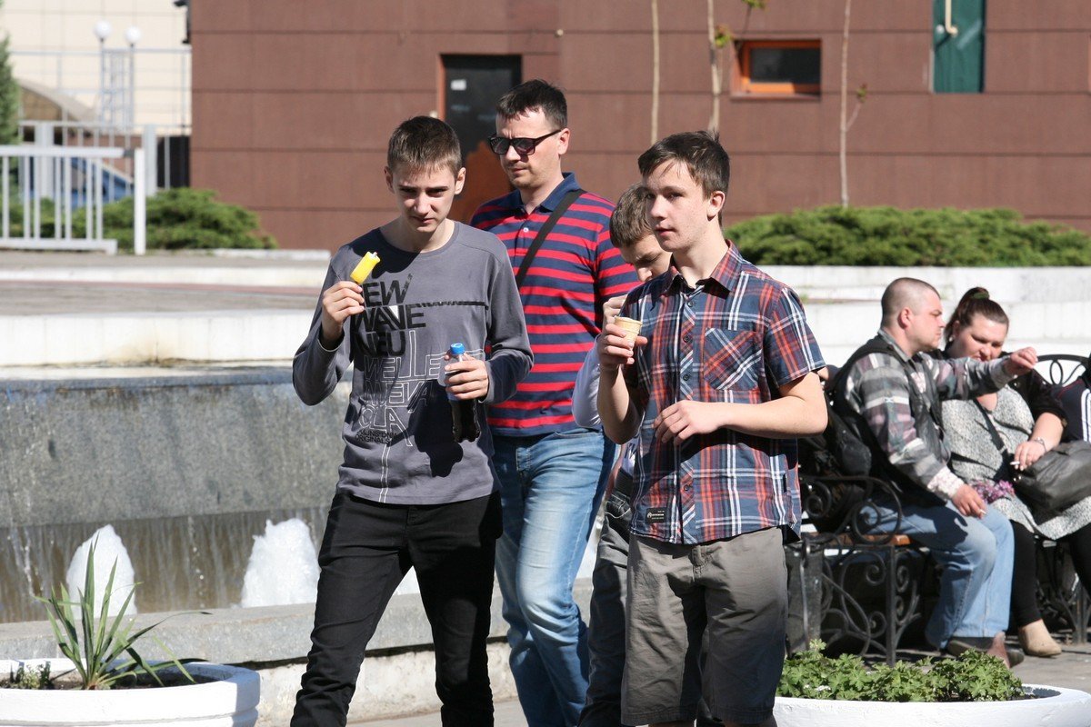 Будь непринужденным, делай вид, что не замечаешь, как тебя снимают