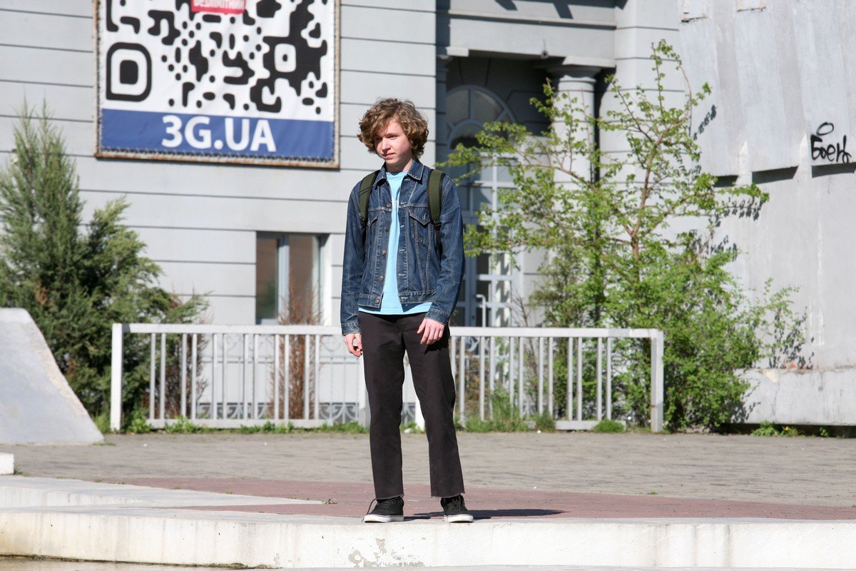 Когда ты должен сниматься в американских сериалах про старшую школу, но живешь в Днепре