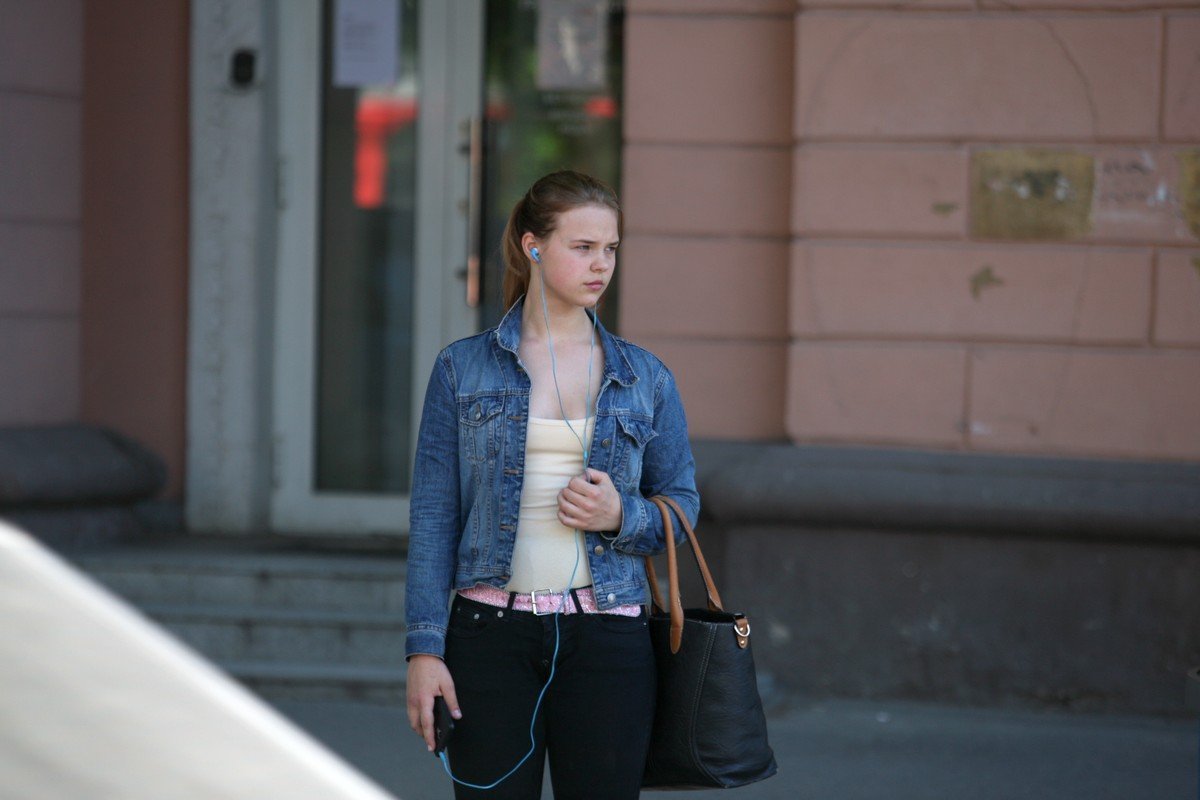 Маршрутку можно ждать целую вечность, если в наушниках любимая песня