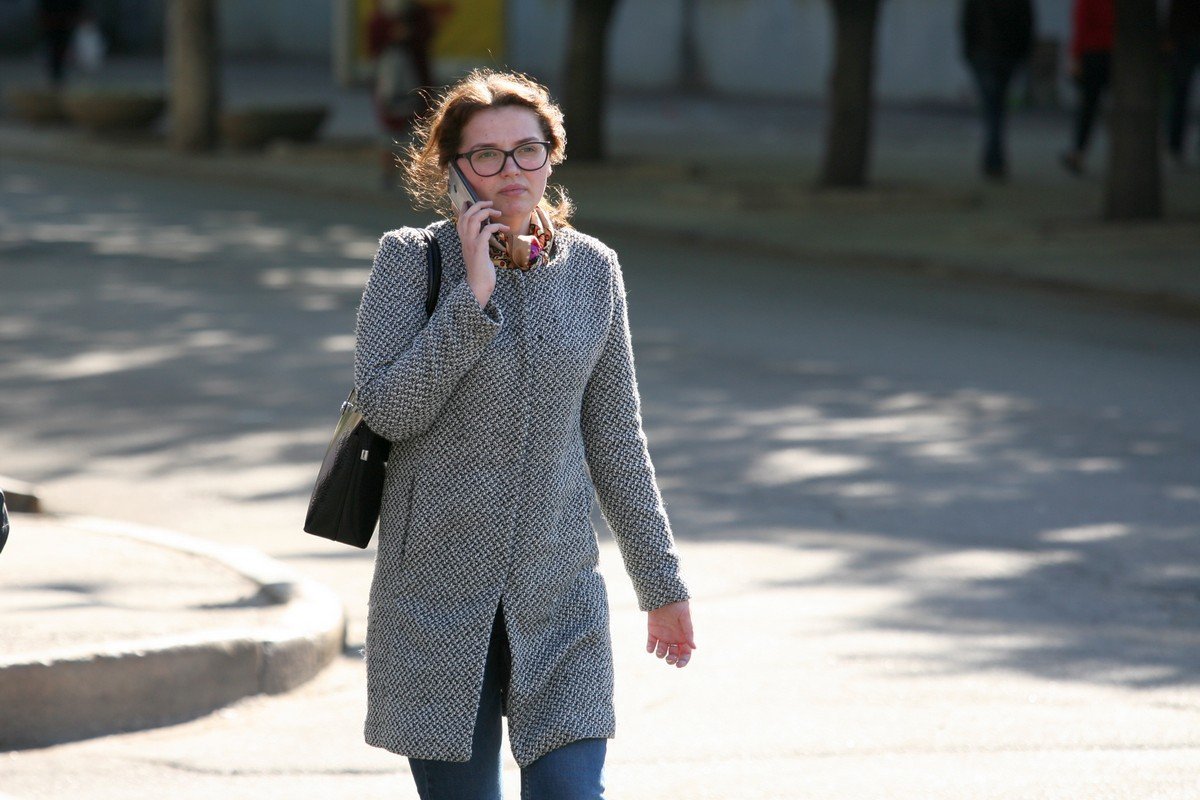 Ну жарко, зато пальто красивое