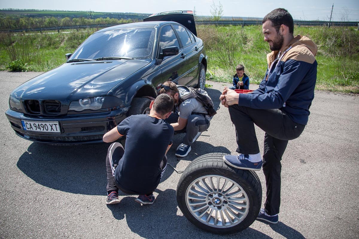 Скорость и запах жженной резины: как прошли гонки любителей BMW