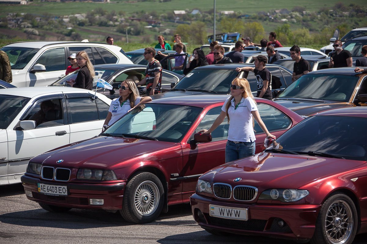 Скорость и запах жженной резины: как прошли гонки любителей BMW