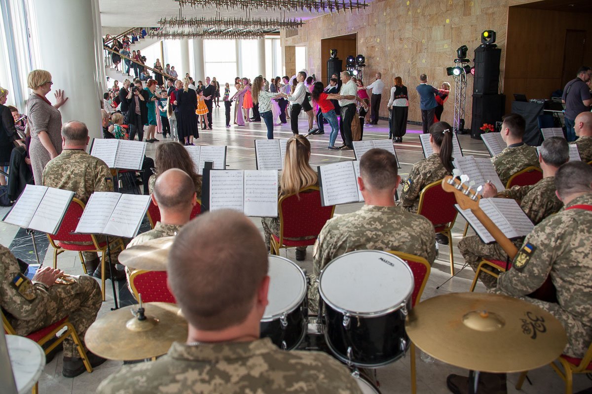 Гостей также развлекали различными конкурсами и мастер-классами Гостей также развлекали различными конкурсами и мастер-классами