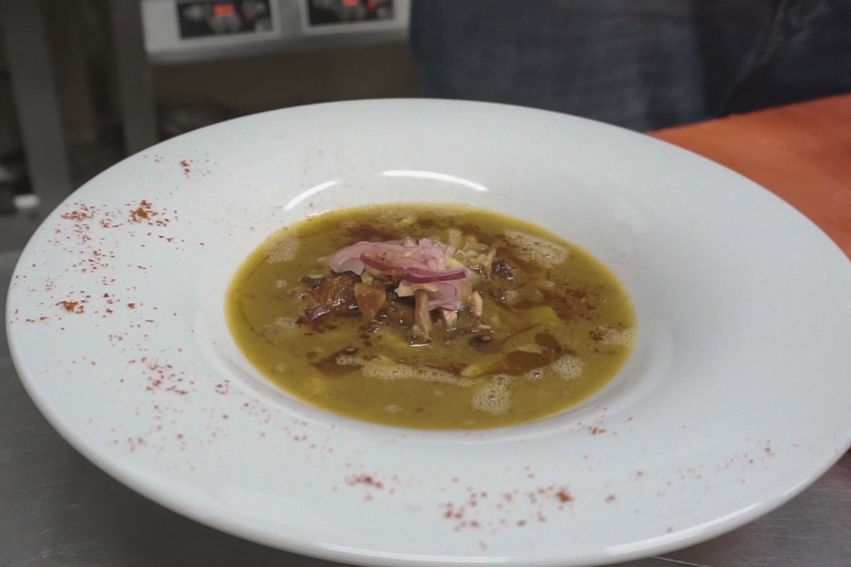 Каждое блюдо в ресторане - шедевр профессиональных поваров