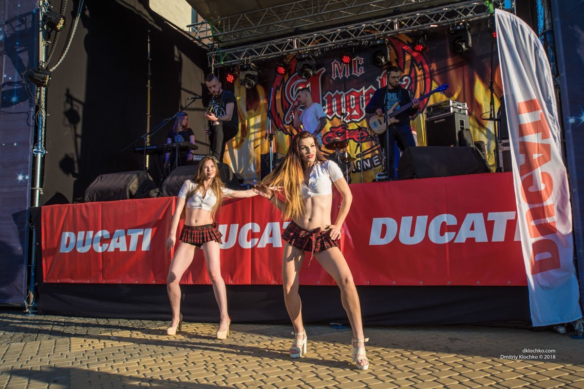 Кто круче? Блондинки?