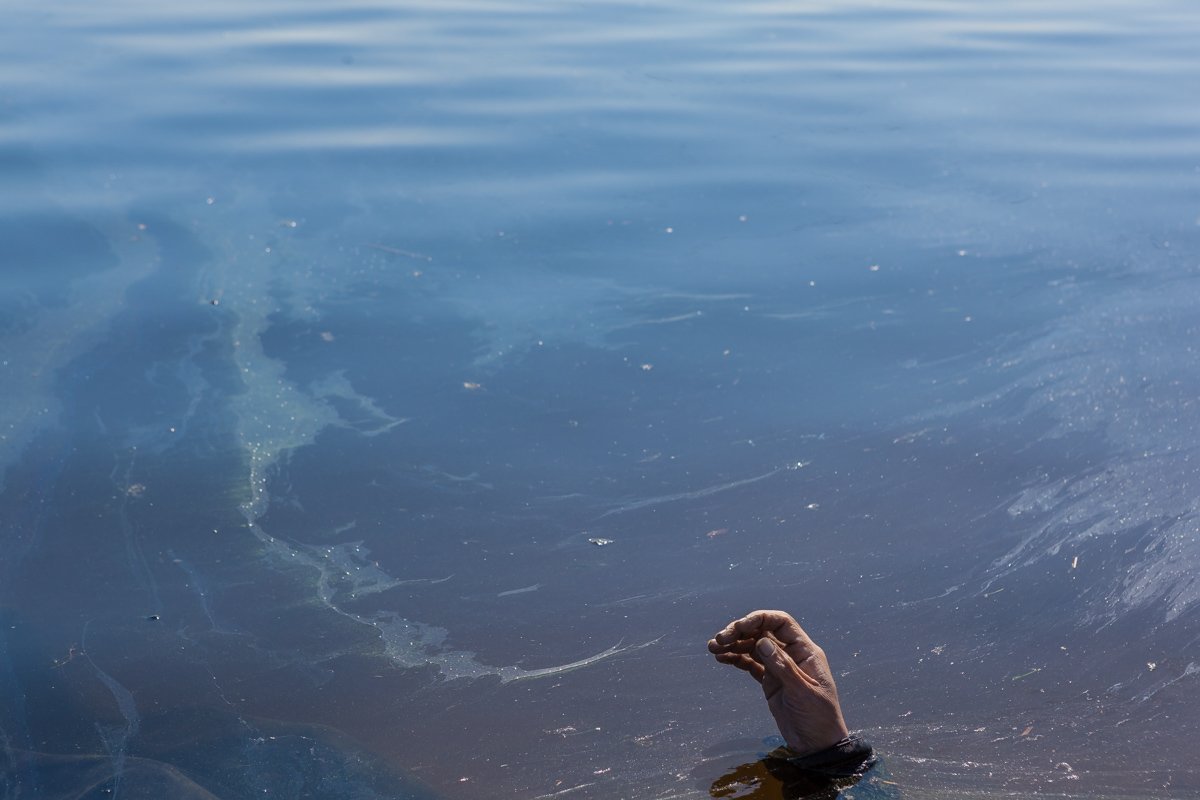 Тело мужчины нашли в реке за рестораном Тело мужчины нашли в реке за рестораном