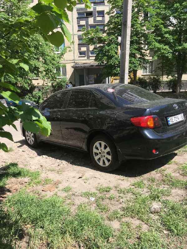 Водители отвоевали парковку у пенсионеров Водители отвоевали парковку у пенсионеров