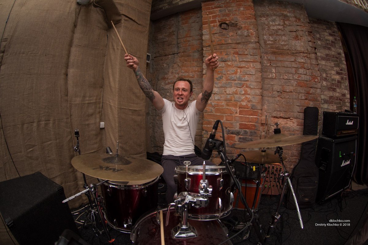 Яркое и зажигательное выступления квартета в пабе Яркое и зажигательное выступления квартета в пабе