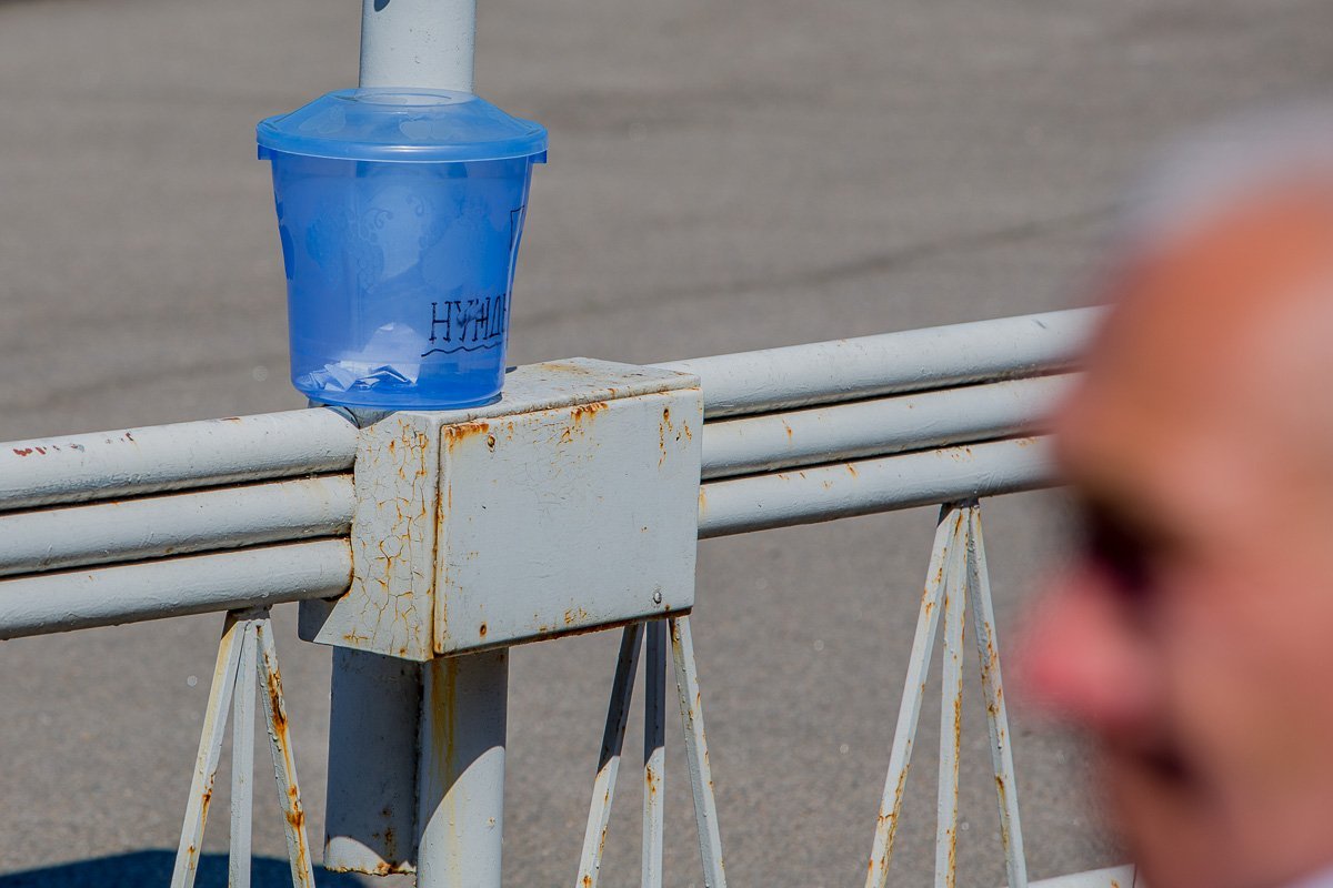 У каждого из секторов были установлены 10-литровые урны У каждого из секторов были установлены 10-литровые урны