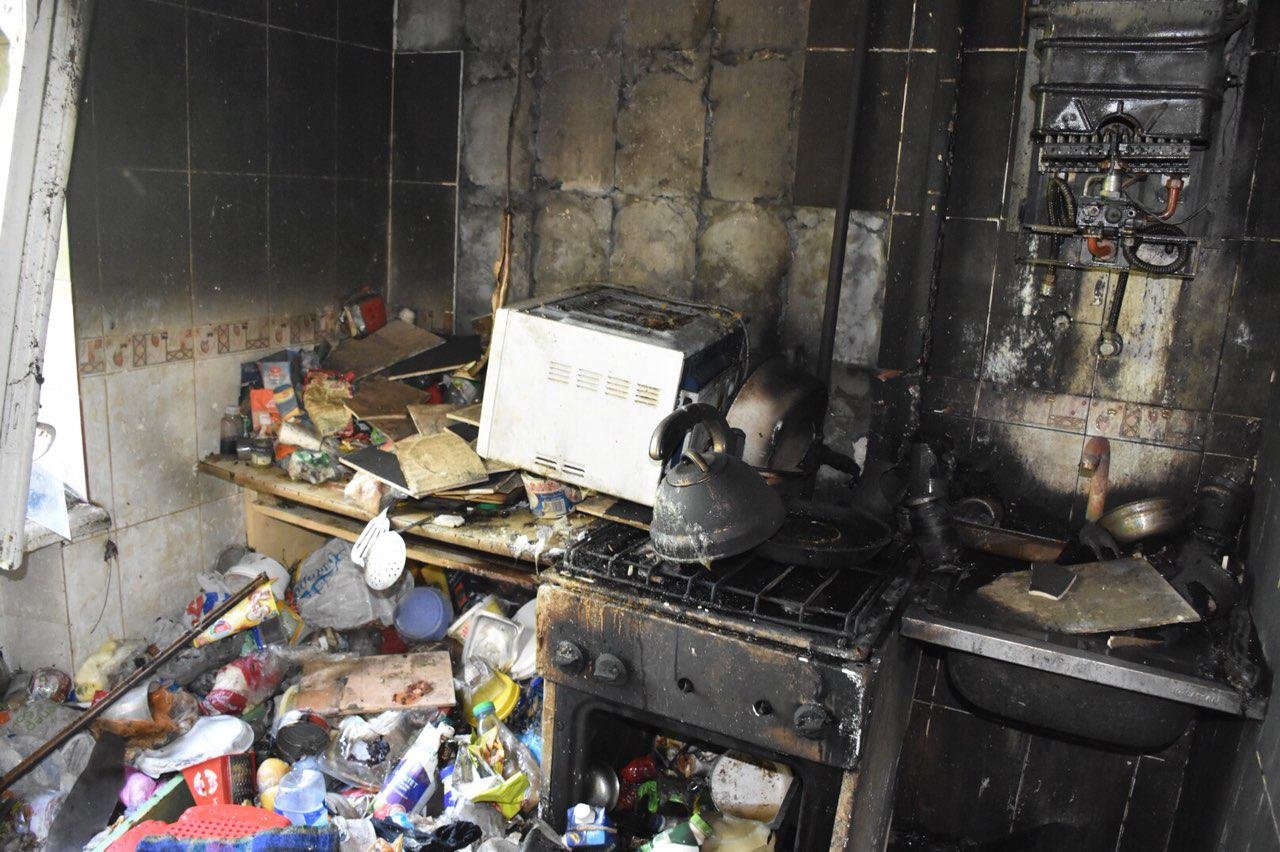 Мужчина складировал у себя дома всякий хлам