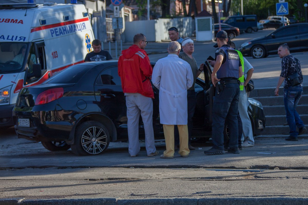 ЗАЗ Forza двигался по улице Троицкой