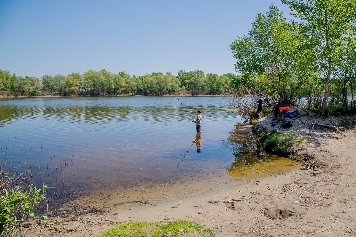 Юный рыбак уже вышел на охоту Юный рыбак уже вышел на охоту