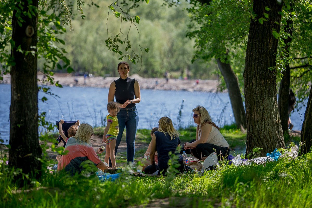 Зачем сидеть в квартире если рядом такая красота Зачем сидеть в квартире если рядом такая красота