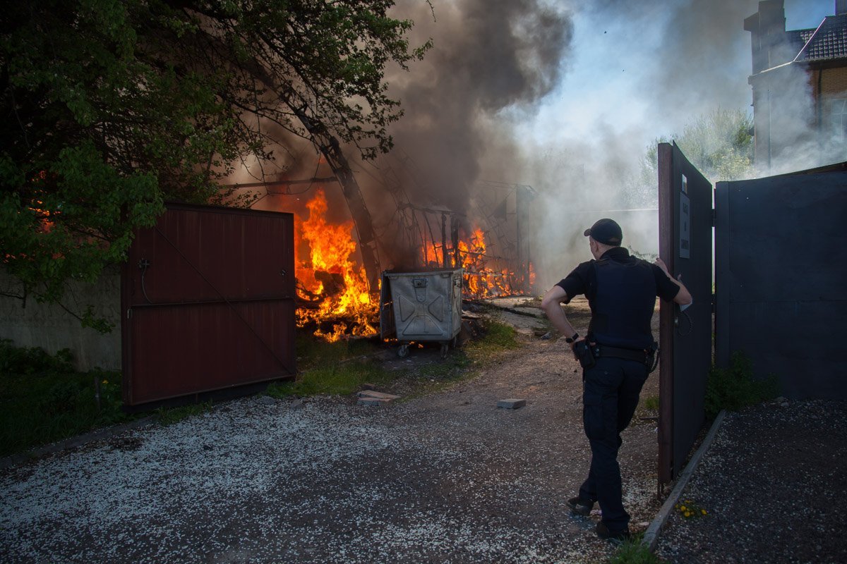 На огонь можно смотреть вечно На огонь можно смотреть вечно