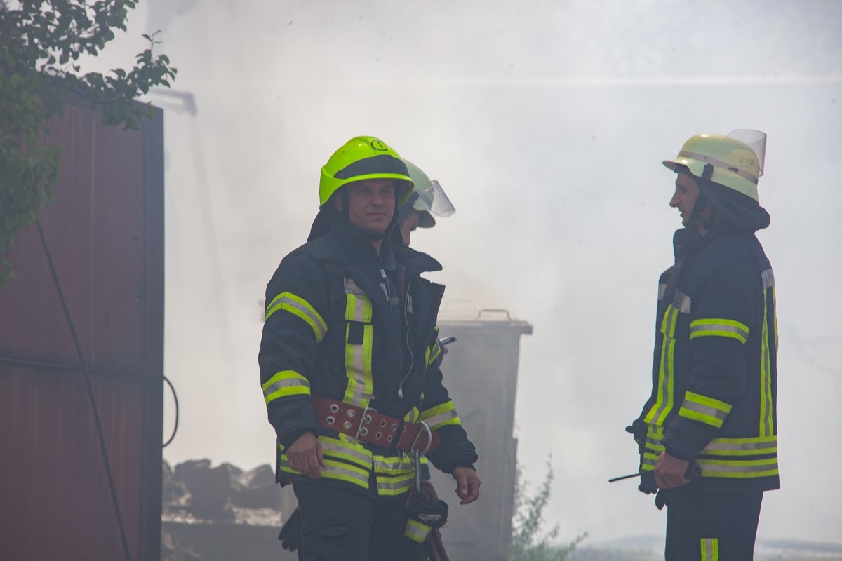 Пожар уничтожил около 200 квадратных метров Пожар уничтожил около 200 квадратных метров