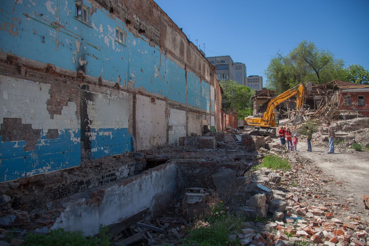 Проведение работ сильно беспокоит жильцов близлежащих домов Проведение работ сильно беспокоит жильцов близлежащих домов