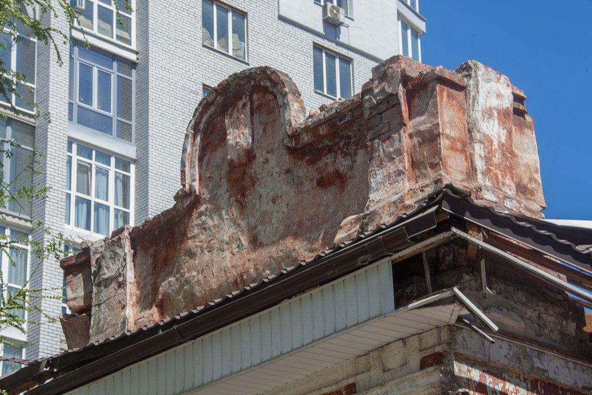 Раньше это здание было очень красивым Раньше это здание было очень красивым